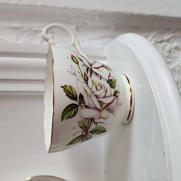 Grosvenor, Jackson, an Gosling Ltd., Bone China Teacup/Saucer, Floral Decoration - Picture 3 of 8
